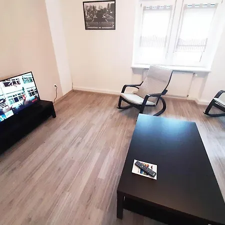 Apartment Spacious Work & *