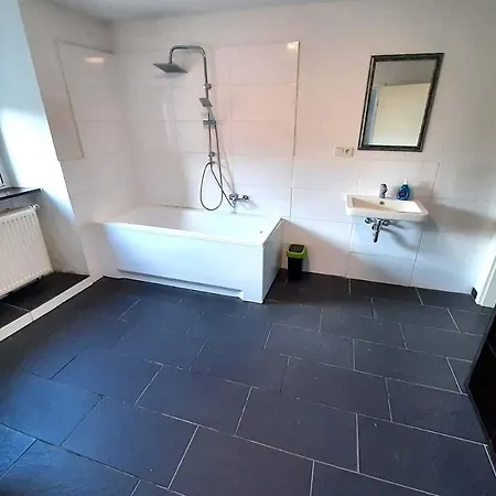 Apartment Spacious Work &